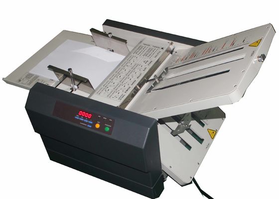 China Automatische Tischplattenposten-Umformmaschinen-faltende Papiermaschine für Größe A3/A4 fournisseur